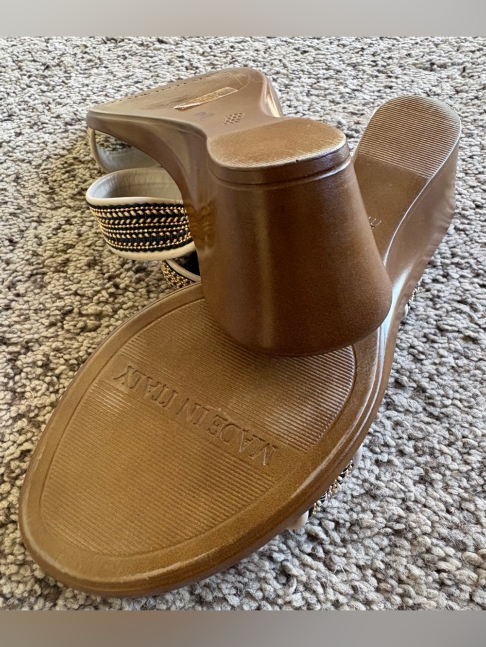 Toscanella Handmade 2” Wedge Slip-on Sandal w Woven Black & Gold Bead Straps 8.5 - Picture 9 of 9